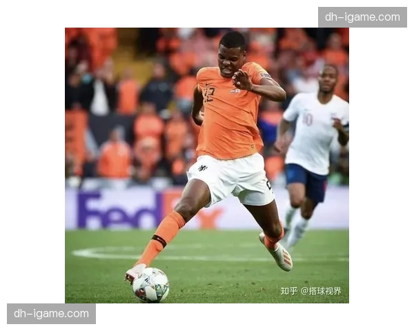 埃因霍温高位逼抢体系解析：场均19.7次成功抢断的压迫逻辑